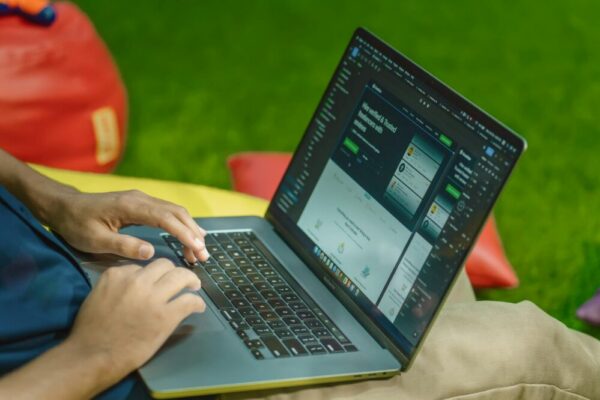 Comment concevoir un site WordPress avec des transitions de page en 2026 ?