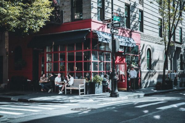 Comment créer un site de restaurant avec une page de contact et localisation ?