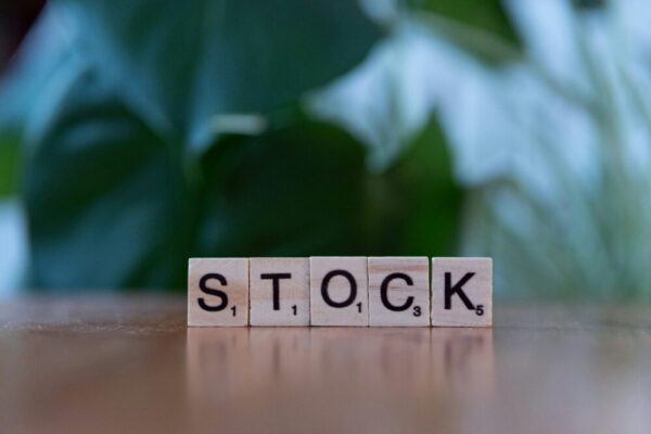 Comment gérer les stocks sur un site e-commerce d'artisan ?