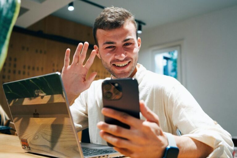 Comment intégrer un chat en direct sur un site de plombier : guide complet