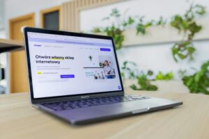 Comment optimiser un site web pour les appareils portables (wearables) en 2026 ?