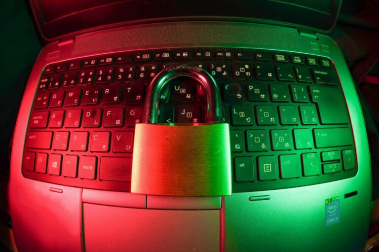 Comment protéger mon site web contre les attaques de type Server-Side Request Forgery (SSRF) en 2026 ?