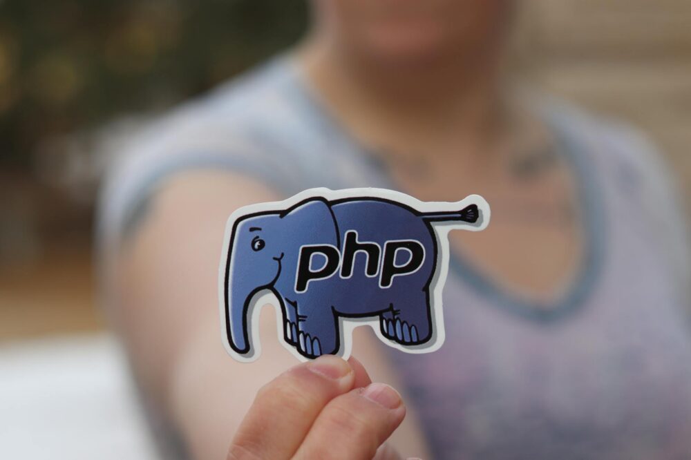 Comment trouver des plugins WordPress compatibles avec PHP 8 en 2026 ?