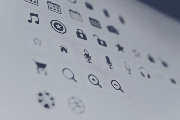 Comment utiliser les icônes et les illustrations en web design en 2026 ?