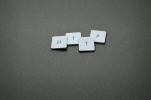 Comment utiliser un plugin de cache pour les sites multilingues ?