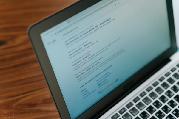 Comment utiliser un plugin de redirection pour le SEO en 2026 ?