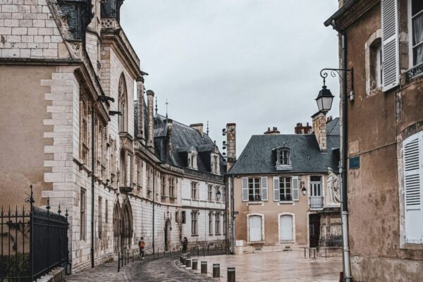 Pourquoi mon site WordPress affiche-t-il une page blanche en 2026 ?