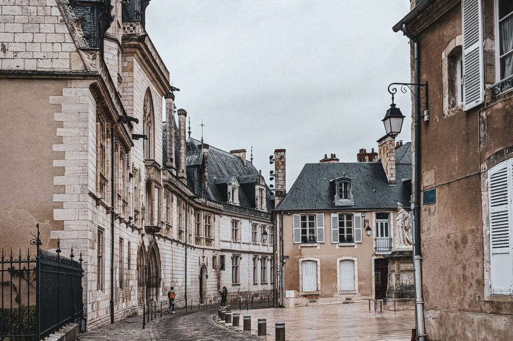 Pourquoi mon site WordPress affiche-t-il une page blanche en 2026 ?