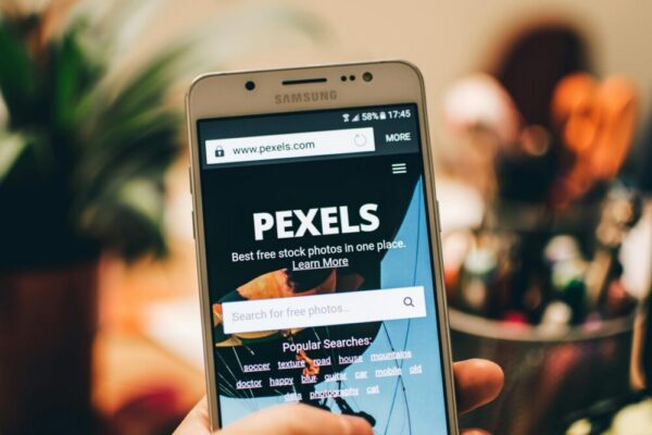 Quelle est l'importance de la vitesse mobile pour le SEO en 2026 ?