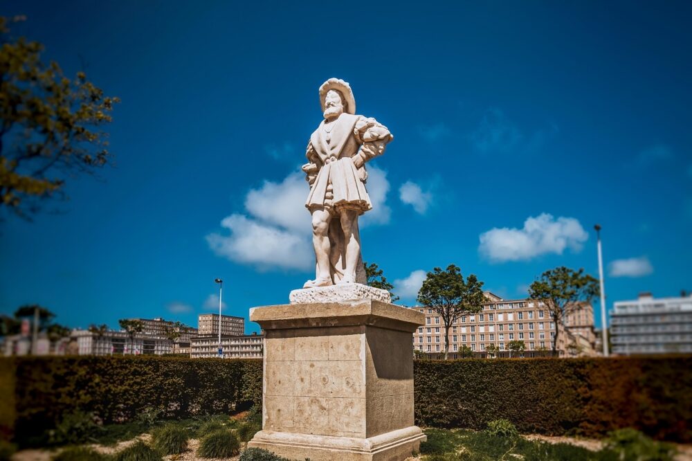 Quelles sont les meilleures pratiques pour les images et vidéos sur un site d'immigration ?