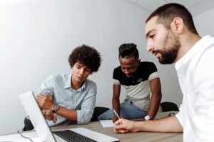 Quelles sont les meilleures pratiques pour les titres et méta-descriptions d'immigration ?