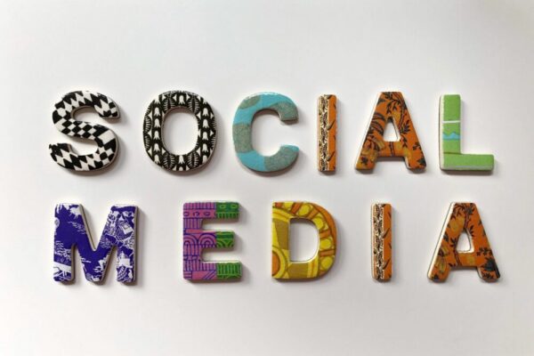 Quelles sont les tendances en matière de design des sites de médias sociaux en 2026 ?