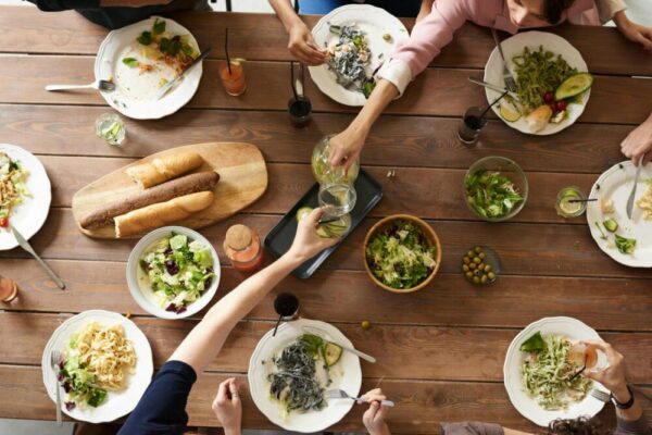 Quels sont les avantages d'un site web pour un restaurant de cuisine du monde ?