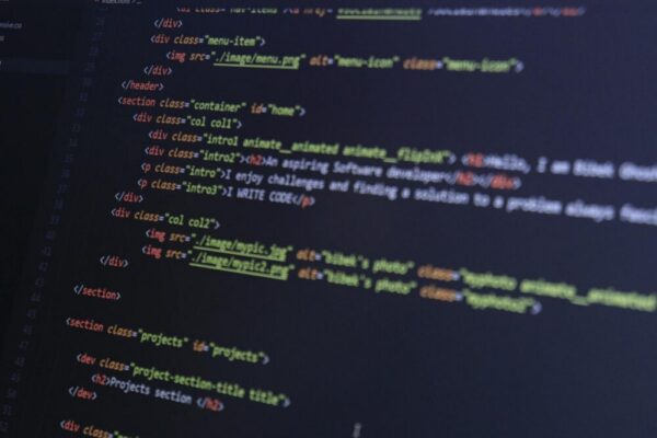 Quels sont les défis de la conception web pour les interfaces cérébrales en 2026 ?