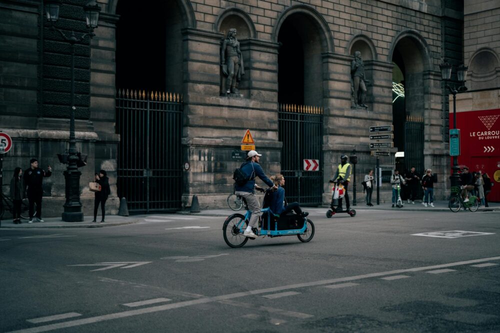 Quels sont les modes de livraison pour un artisan en ligne ?