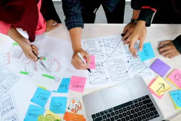 Quels sont les outils de collaboration pour les équipes de web design en 2026 ?