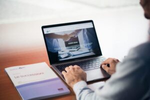Quels sont les outils de formation et de documentation pour les concepteurs web en 2026 ?