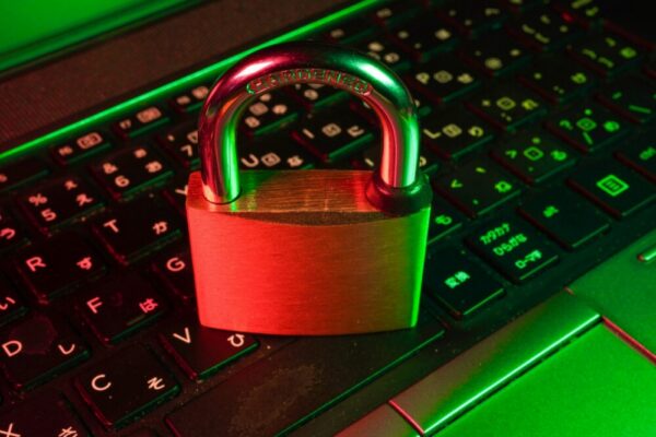 Quels sont les outils de sécurité avancés pour les sites web en 2026 ?