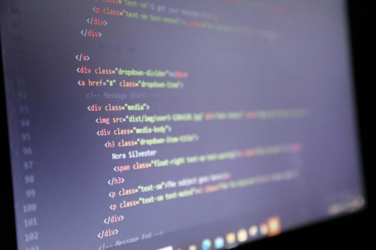Balises Title et Meta Description en 2026 : Pourquoi Sont-elles Encore Cruciales pour le SEO ?