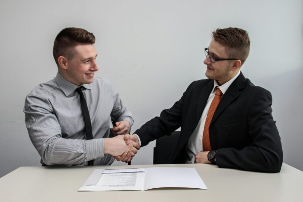 Mises à jour CMS : incluses dans le contrat ?