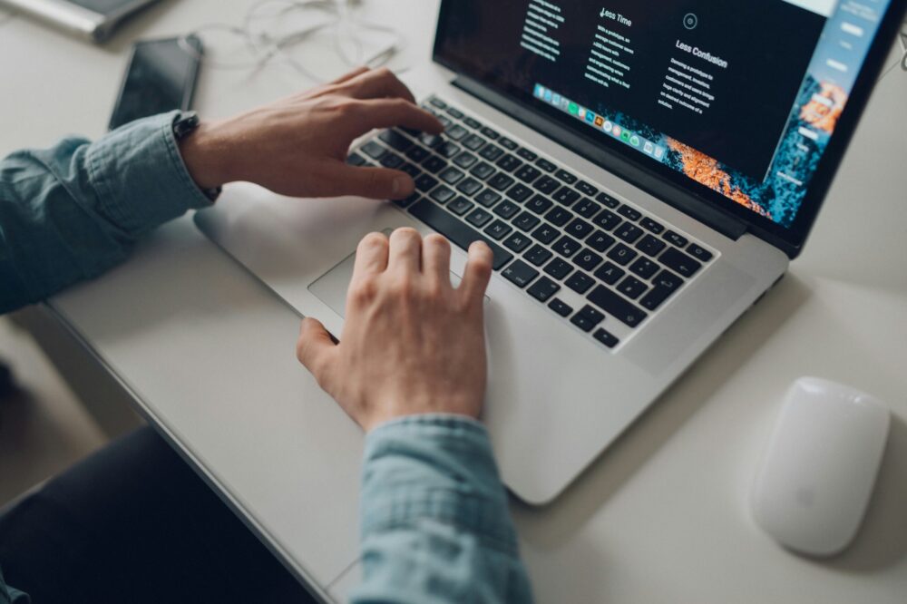 Quel est le prix d'une maintenance de site web avec rédaction de contenu ?