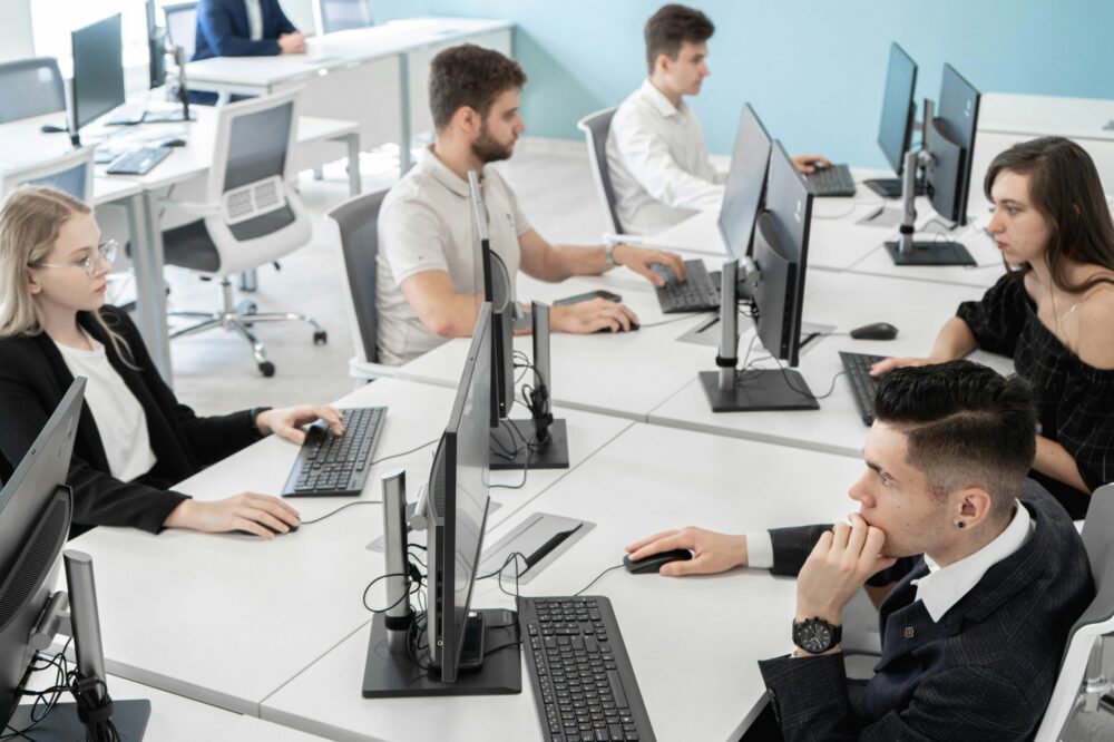 Quels sont les services de support technique pour les logiciels CRM ?