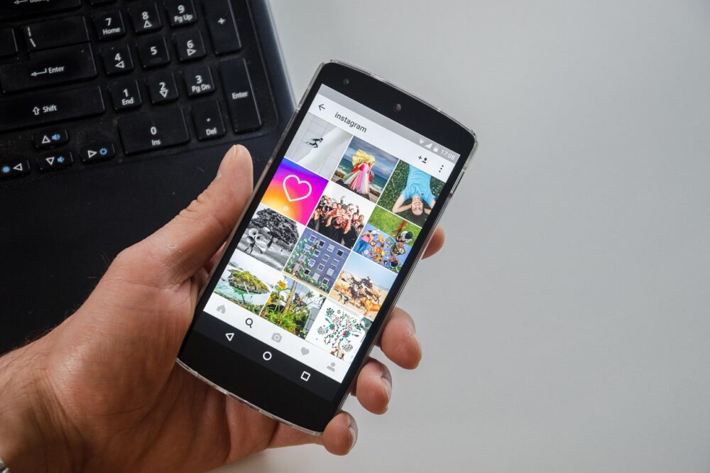 Quels sont les avantages d'un site web avec un système de partage social à Toulouse ?